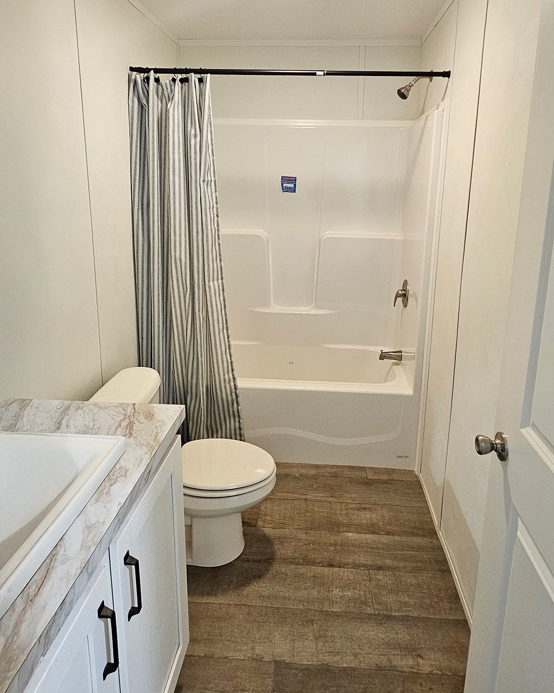 6154 Ginter Ct interior Glencrest VCM mobile and manufactured homes for laundry room