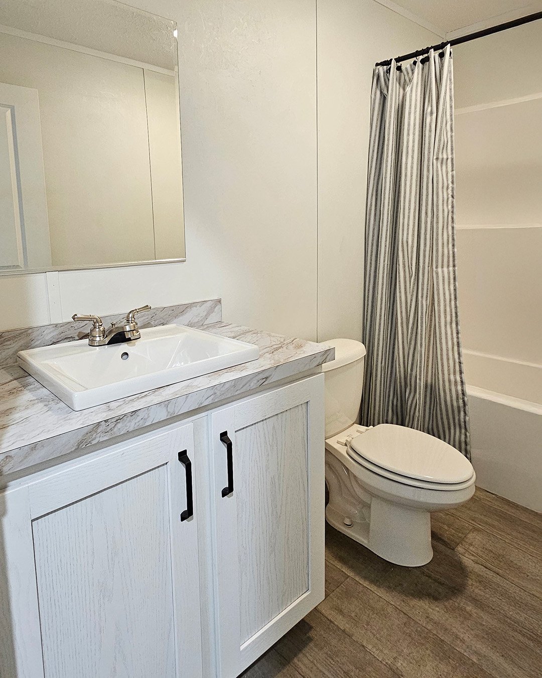 6154 Ginter Ct interior Glencrest VCM mobile and manufactured homes for laundry room