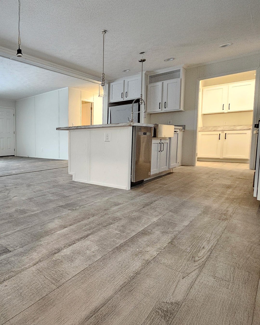 6154 Ginter Ct interior Glencrest VCM mobile and manufactured homes for sale